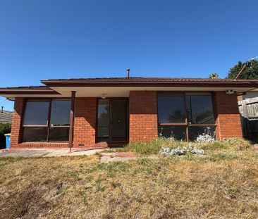 6 Melissa Court, Hampton Park VIC - Photo 2