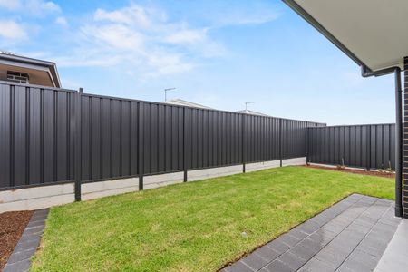 Stunning New 4 Bedroom 2 Living Home - Photo 4