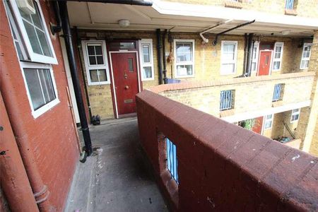 Devitt House, Wades Place, London, E14 - Photo 5