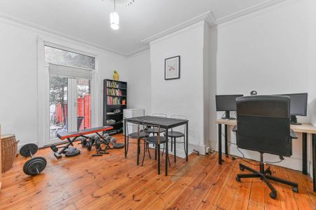 3 bedroom end of terrace house to rent - Photo 5