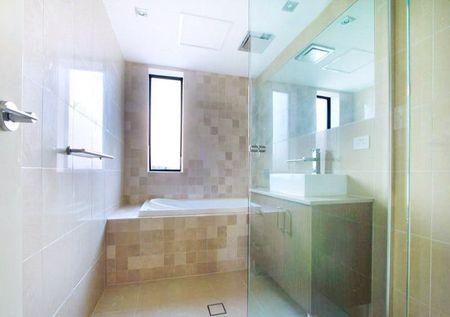 2/32 Bourke Street - Photo 3