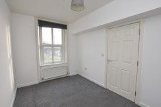 1 bed Apartment for Rent - Photo 3