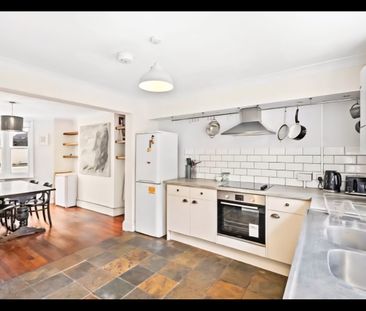 3 Bed Terraced House, Clarendon Road, BN3 - Photo 5