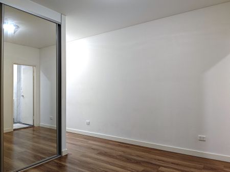 Spacious 2 Bedroom Apartment - Photo 4