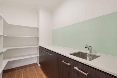 Brand new spacious family home in the heart of Merrifield. - Photo 4