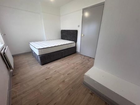 41 Dhu Varren Park, Belfast, BT13 3FH - Photo 5