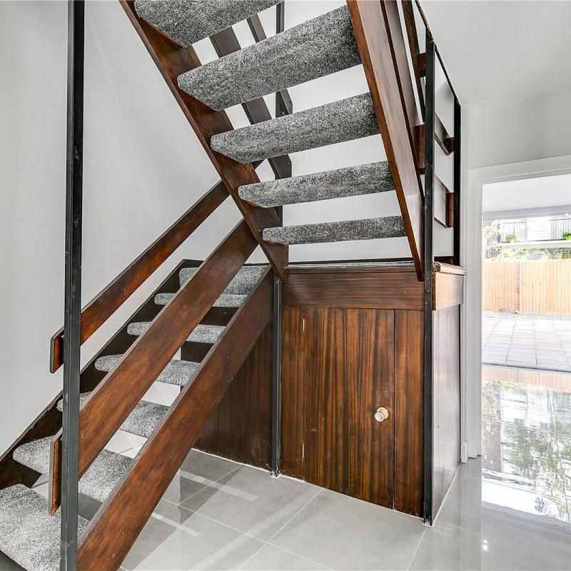 4 bedroom house in Swiss Cottage - Photo 1