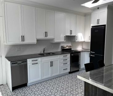 For Lease - 1065B St Clair Avenue, Toronto, Ontario - Photo 6