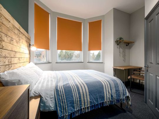 OX Living is proud to present this high-quality 12-bedroom co-living property, perfect for working professionals looking for stylish, stress-free living. Room 11 - Photo 1