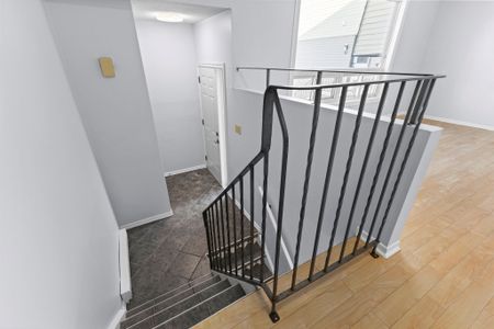 For Lease - 15B Woodvale Green N/A, South of Baseline to Knoxdale, Ontario - Photo 2