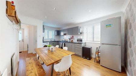 3 bedroom detached house to rent - Photo 4