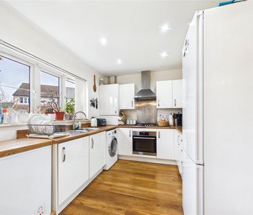 Cheetah Chase, Stanway, Colchester, Essex, CO3 8DA - Photo 2