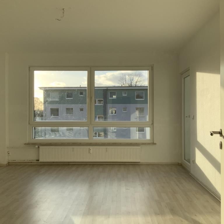 Bezugsfertige, helle 3,5 Zimmer mit Duschbad und Balkon - Foto 1