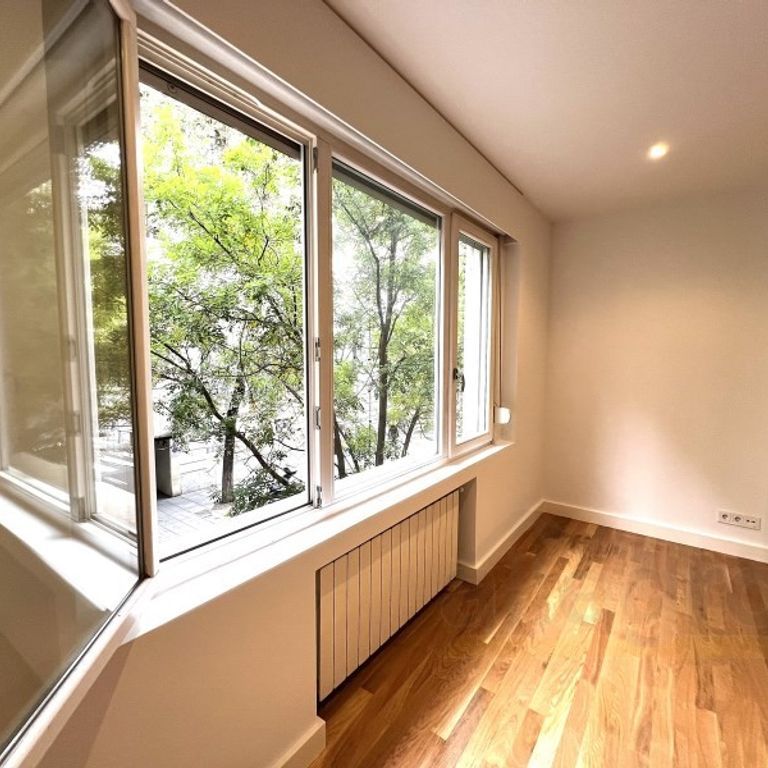 4 room luxury Flat for rent in Madrid, Autonomous Region of Madrid - Photo 1