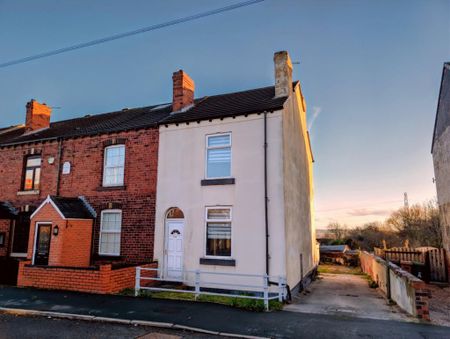 2 bedroom terraced house to rent - Photo 2