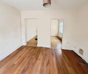 3 bedroom Terraced House To Let - Photo 3