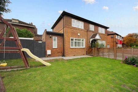 4 bedroom house to rent - Photo 3