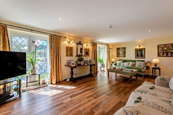 7 bedroom detached house to rent - Photo 1