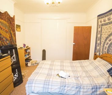 6 Bedroom House To Rent in Ensbury Park - £3,396 pcm Tenancy Info - Photo 5