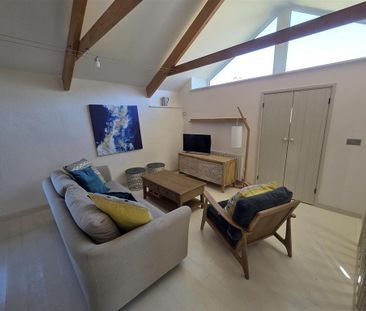 2 bedroom semi-detached house to rent - Photo 4