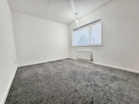 3 bedroom House To Let - Photo 2