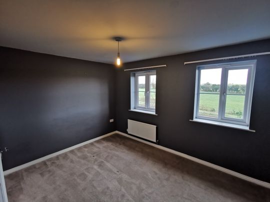 Four bedroom detached property - Photo 1