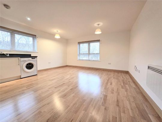 2 bed apartment to rent in Cherrydown East, Basildon, SS16 - Photo 1