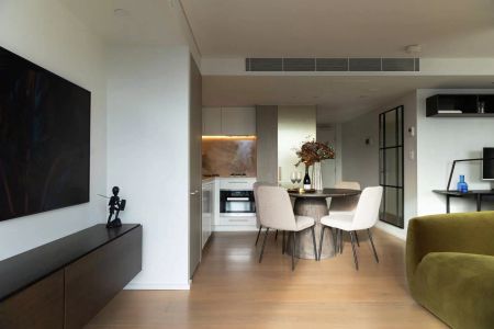 Live the high life | Stylish inner-city living with iconic Sydney views - Photo 5