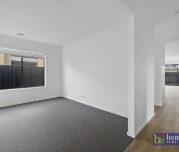 Modern Family Comfort in Growing Huntly - Photo 5