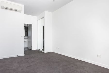 207/81B Lord Sheffield Circuit, Penrith - Photo 4