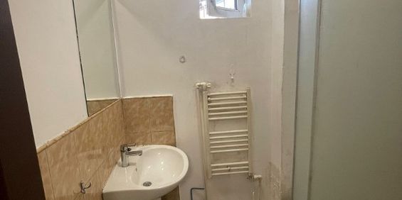 Podu Ros - aproape de palas Mall garsoniera 25 mp . mobilata - Fotografie 3