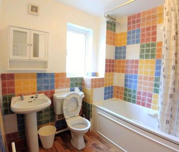 3 bedroom private hall to rent - Photo 4