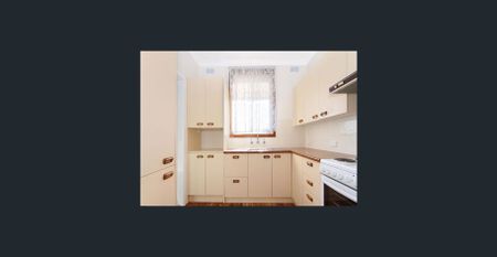 Comfort Family Living with Generous Indoor and Outdoor Space - Photo 2