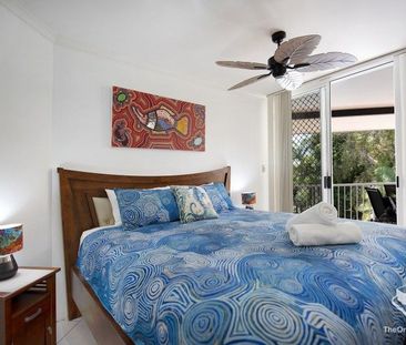 Fully furnished, 1 bedroom, beachfront holiday unit. - Photo 1