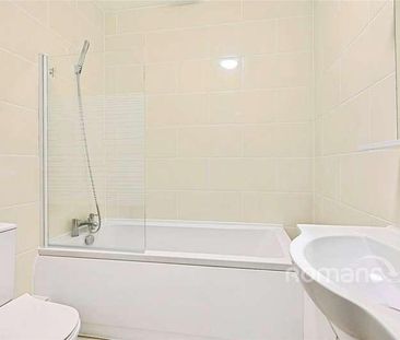 Lynchford Road, Farnborough, Hampshire, GU14 - Photo 1