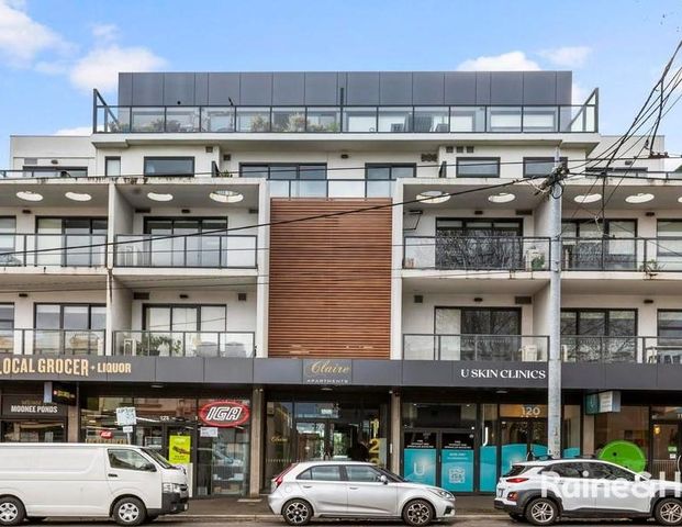 Effortless Living in a Prime Moonee Ponds Location - Photo 1