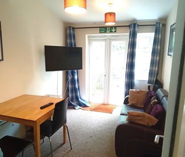 Bedsit, Claremont Road, E17 - Photo 6