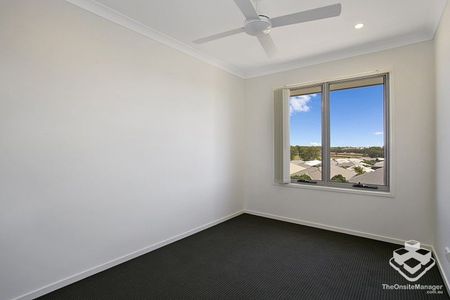 Centrally Located 4 Bedroom Townhouse - Photo 2