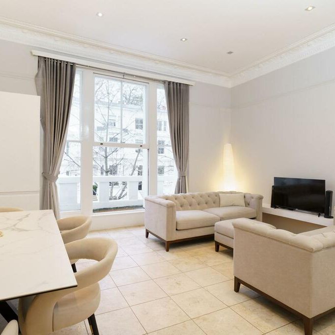 Palace Gardens Terrace, W8, London - Photo 1