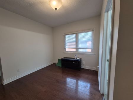 For Lease - 54 Twenty Third Street, Toronto, Ontario - Photo 2