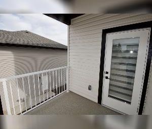 3 Bed 2.5 Bath Dbl Garage Balcony Townhouse For Rent Leduc - Photo 2