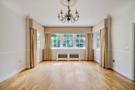 6 bedroom detached house to rent - Photo 5