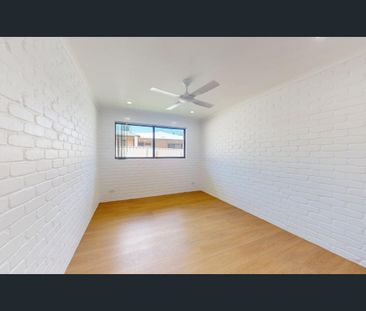 Newly renovated, Great Location - Photo 3