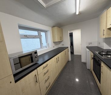 Oystermouth road, West Glamorgan, SA1 - Photo 3