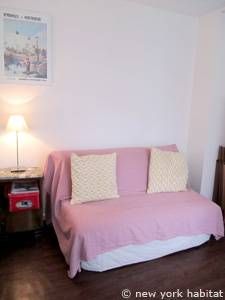 Logement à Paris, Location meublée - Photo 2