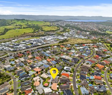 Spacious 3 Bedroom Townhouse in the Heart of Shell Cove - Photo 1