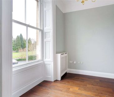 A lovely first floor three bedroom apartment - Photo 1