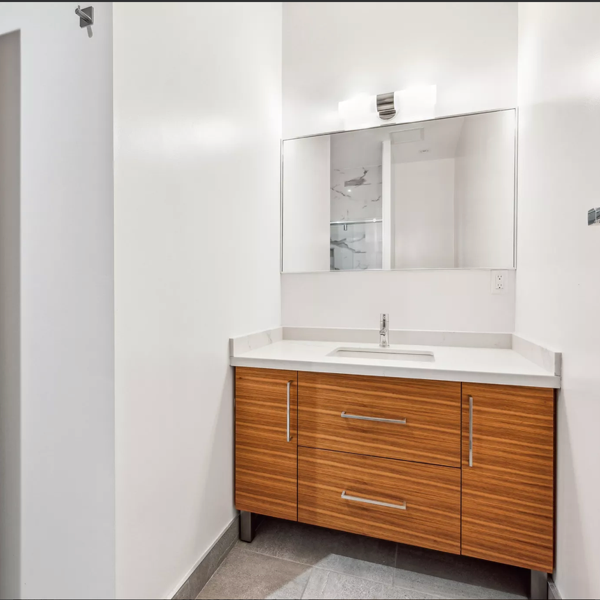 Master Room & Ensuite Bath - Eglinton - Photo 1