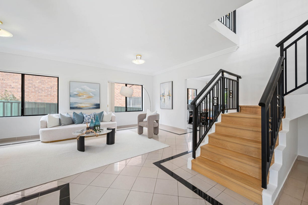 Stylish & Convenient Apartment in Quiet Allawah Pocket - Photo 1