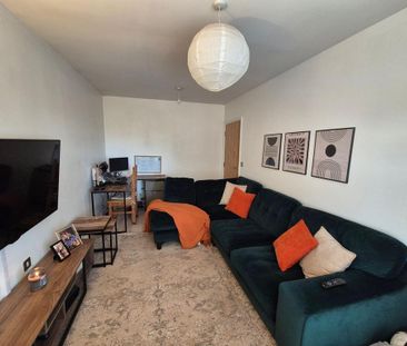 2 bedroom flat to rent - Photo 3
